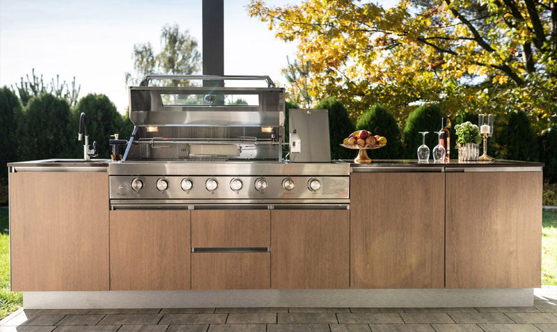 Custom Outdoor Kitchens